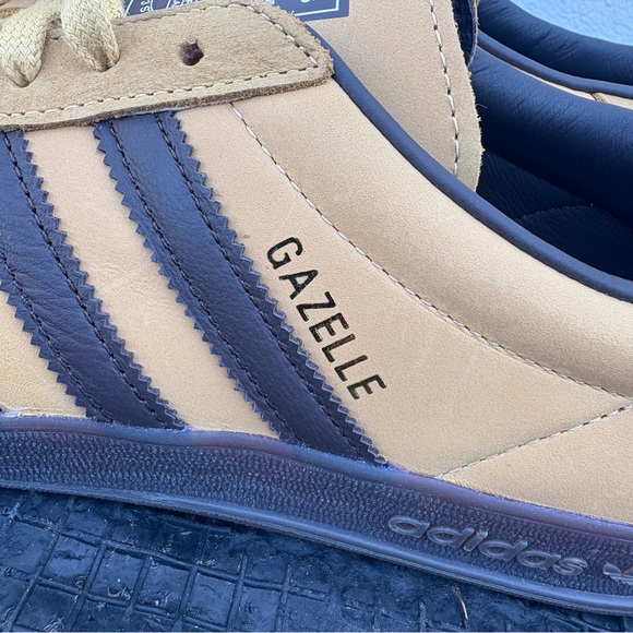 adidas Originals Gazelle Sneakers in Tan and Brown - Picture 8 of 12